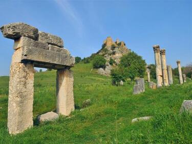"Черни археолози" посегнаха на античен град в Турция