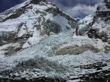Ледниците на Еверест може да се разтопят изцяло до 2100 година