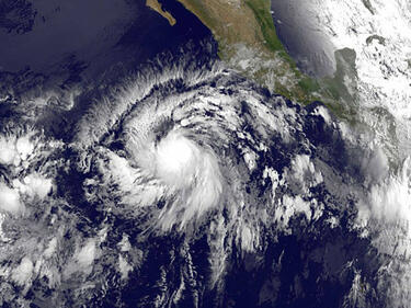 Започна сезонът на тропическите бури в Тихия океан