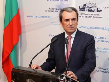 Орешарски: Бях и на Станишев и на Местан, но под натиск