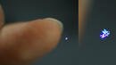 Плазма дисплей, който се движи свободно в пространството (ВИДЕО)