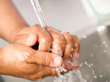 Поевтинява водата за домакинствата