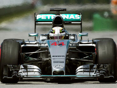 Хамилтън най-бърз в началото на уикенда в Унгария