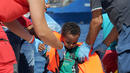 Трагедия! Кораб със стотици мигранти се обърна в Средиземно море