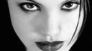 Появиха се неизвестни досега снимки на 20-годишната Анджелина Джоли