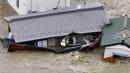 Трима загинали и най-малко 25 изчезнали в резултат на наводненията в Япония