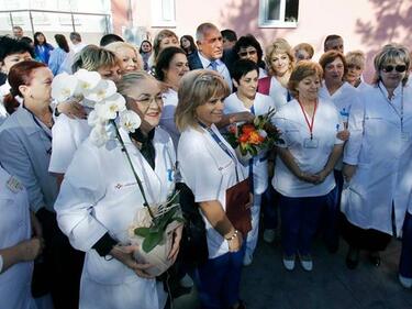 Сестрите в педиатрията на Александровска ахнаха по Борисов (СНИМКИ)