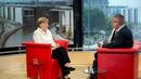 Меркел: Германия няма да спре да приема бежанци, монокултурното общество е илюзия