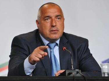 Борисов смъмрил Калфин заради замразените осигурителни прагове в тютюневия сектор