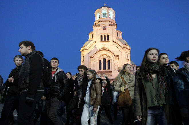 Ден на гнева! Протестът се мести пред централата на Атака