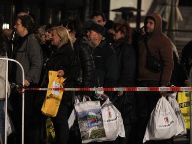 Само 100 секции в София още не са предали протоколите