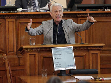В негово отсъствие комисията гласува „за“ ареста на Сидеров