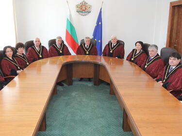 Новите конституционни съдии полагат клетва в сряда