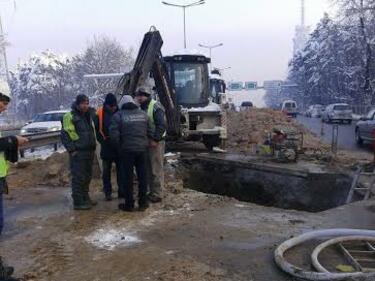 5 аварии на водопровода на „Пейо Яворово“, движението е затруднено