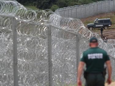 Сиярто в София: България и Македония се превръщат във външни граници на ЕС