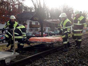 Два влака се сблъскаха в Германия! Има 8 загинали