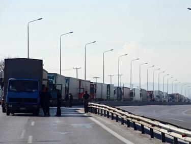 Очакват се нови блокади по границата с Гърция