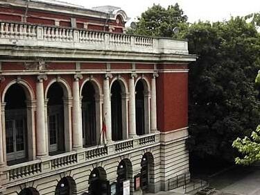 Правят „сух фонтан“ пред операта в Русе