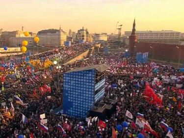 100  хиляди празнуват на митинг-концерта "Ние сме заедно" в Москва
