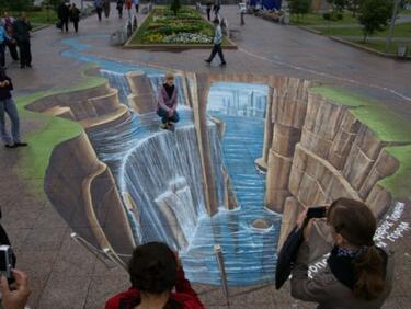 Световноизвестен художник рисува 3-D картина в София
