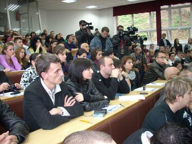 Правителството прие държавна гаранция за студентското кредитиране