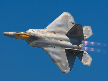 САЩ прехвърлиха в Румъния два F-22 Raptor
