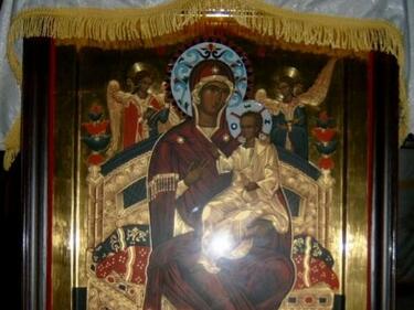 Чудотворна икона на Богородица в "Ал. Невски" за Великден
