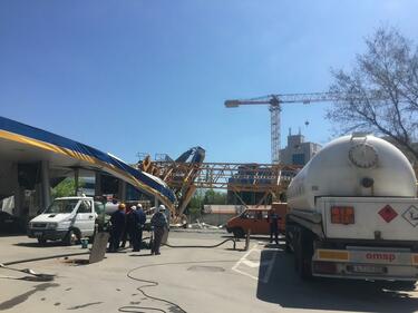 Извънредни проверки на строежи в София, спират неизправни кранове