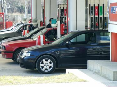 Бензинът и дизелът поскъпват заради промени в данъчните закони