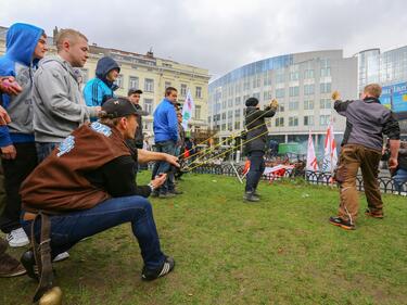 Бой между униформени и протестиращи в Брюксел
