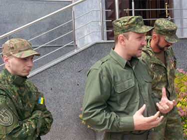 Киевските полицаи не искат да вардят гей парада
