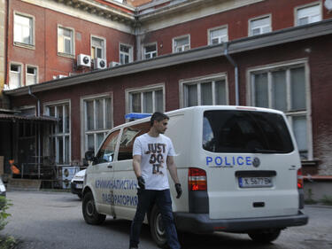 Трима задържани за обира в пощата в Хасково