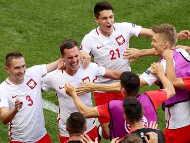 Полша би Северна Ирландия с минималното 1:0
