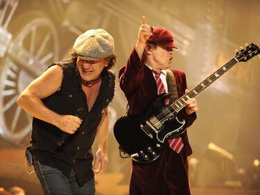 Чудо, фенове! Брайън Джонсън чува и е готов да се качи на сцена с AC/DC