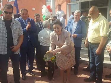 Борисов и министри откриха нова спортна зала в Кубрат 