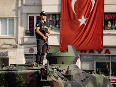 Външно:  В Турция е все по-опасно, пътувайте само при крайна необходимост