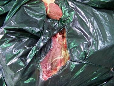 Спипаха 450 кг месо без документи в багажника на автомобил в Кърджали