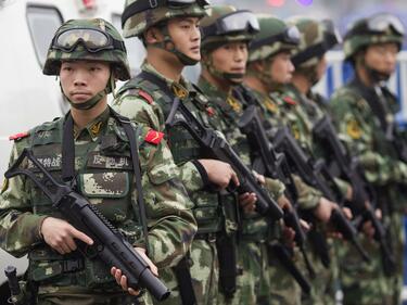 Китай строи военна база на 13 км от американска такава