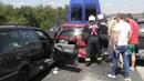 Верижна катастрофа с 3 коли и автобус на пътя за Гърция