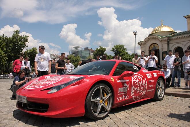 Култовото рали Gumball 3000 мина през България