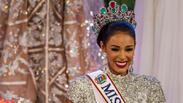 Красавица стана "Мис Венецуела" на връх рождения си ден (СНИМКИ)