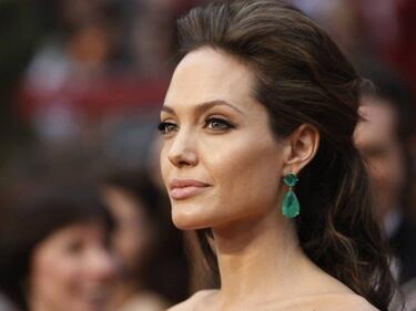 Най-новият хит на пазара – секс робот Анджелина Джоли