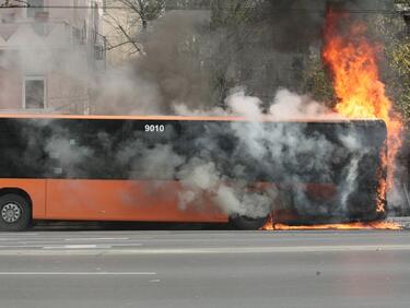 След пожара: Фандъкова иска проверка на всички автобуси