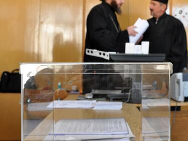 Близо половината българи не искат предсрочни избори