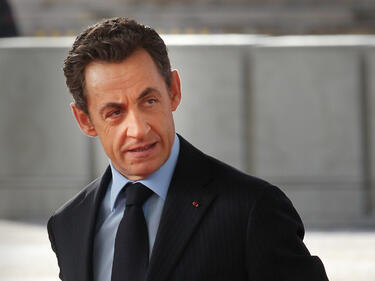 Българи не знаели, че записват песен за Никола Саркози