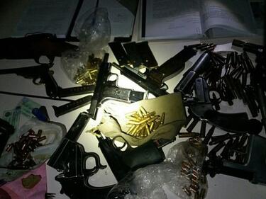 Заловиха огромен взривен арсенал у нас