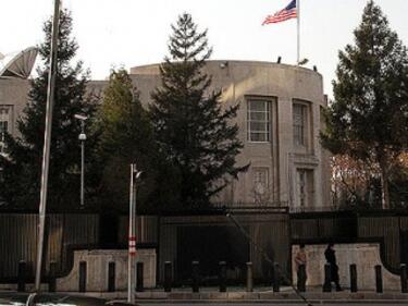 Въоръжен мъж нападна посолството на САЩ в Анкара