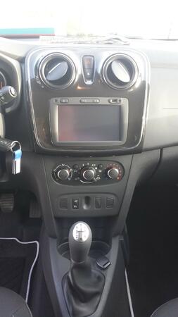 Dacia заведе на "пластичен хирург" всичките си модели (СНИМКИ)