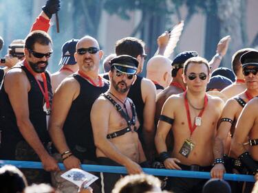 Туризмът трупа луди печалби от гей ваканции и паради