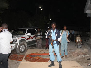 Най-малко 12 жертви на бомба и стрелба в сомалийски хотел